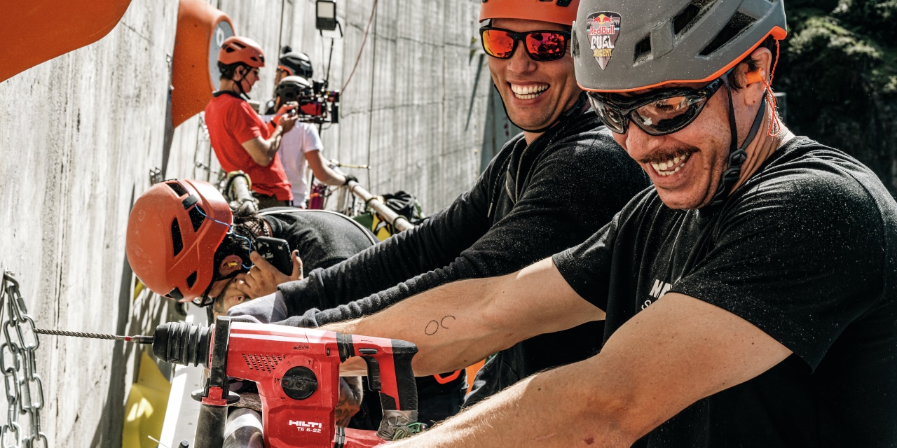 Ascending the Wall - The Unseen Teamwork 